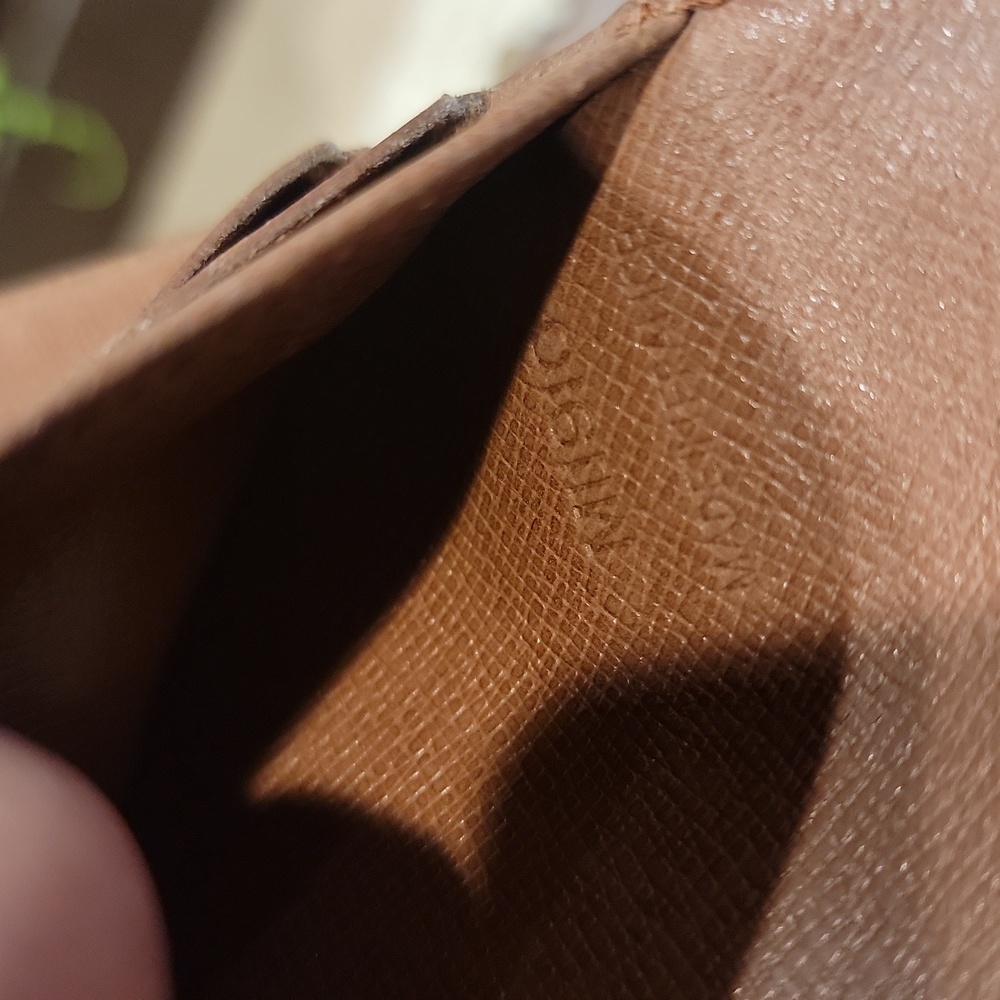Authentic Louis Vuitton Sarah vintage trifold wallet - Picture 7 of 8